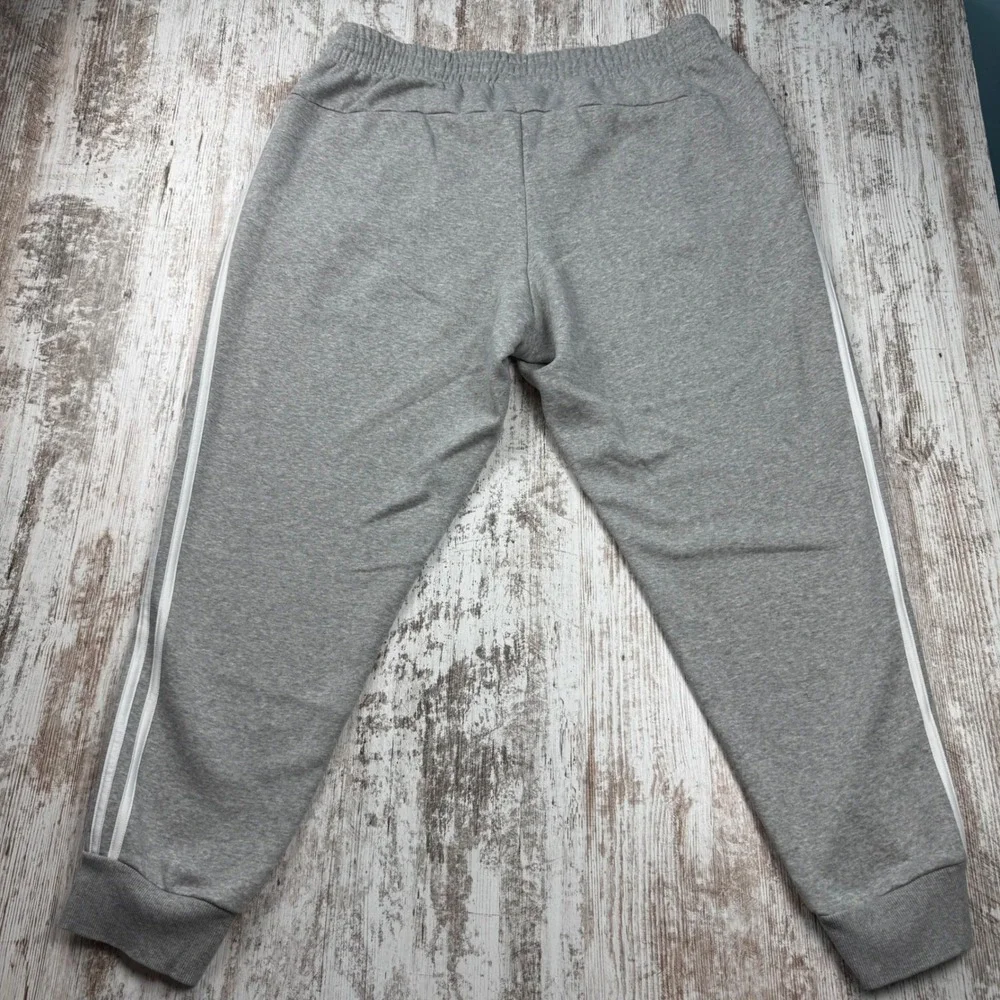 Adidas Mens 2X Heather Gray 3-Stripe Fleece Joggers Sweatpants Tapered Leg